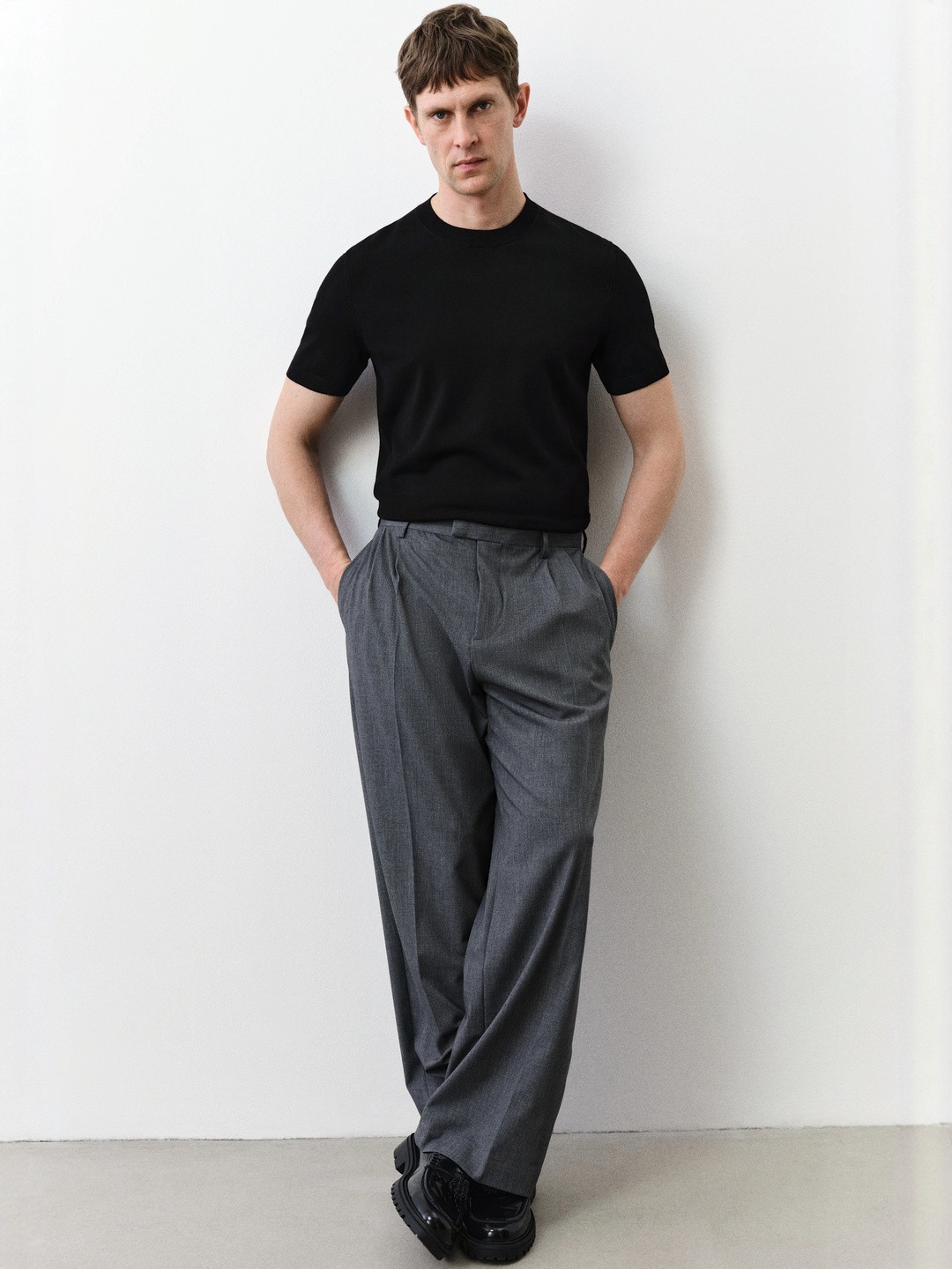 H&M Slim Fit Fine-Knit T-Shirt