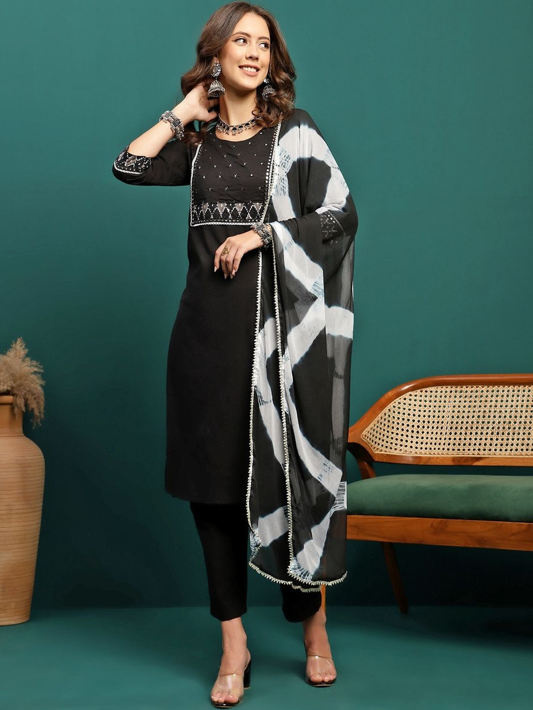 Here & Now Women Pure Cotton Embroidery Kurta Set