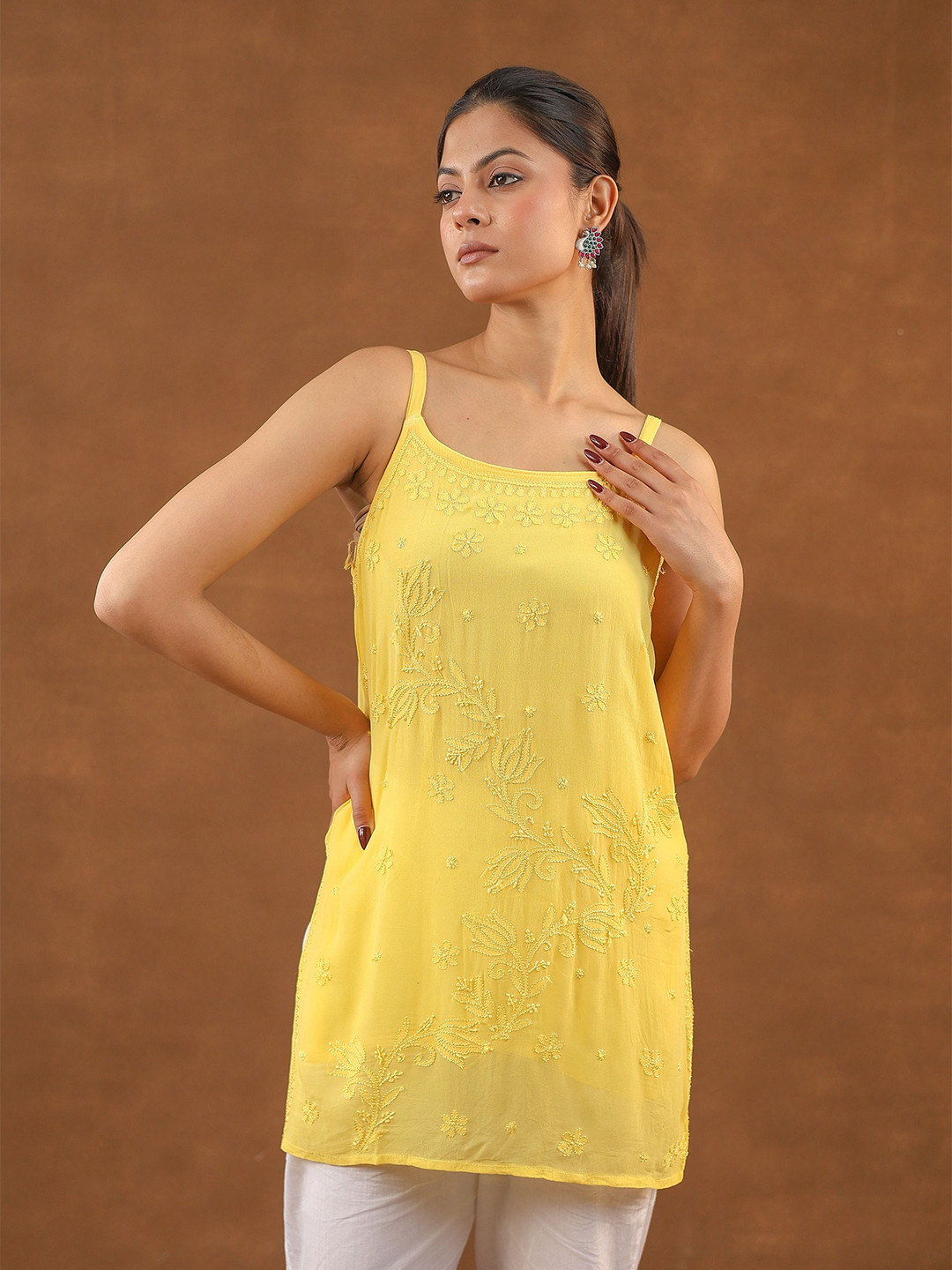 Janaki Apparels Floral Embroidered Thread Work Chikankari Cotton Kurti