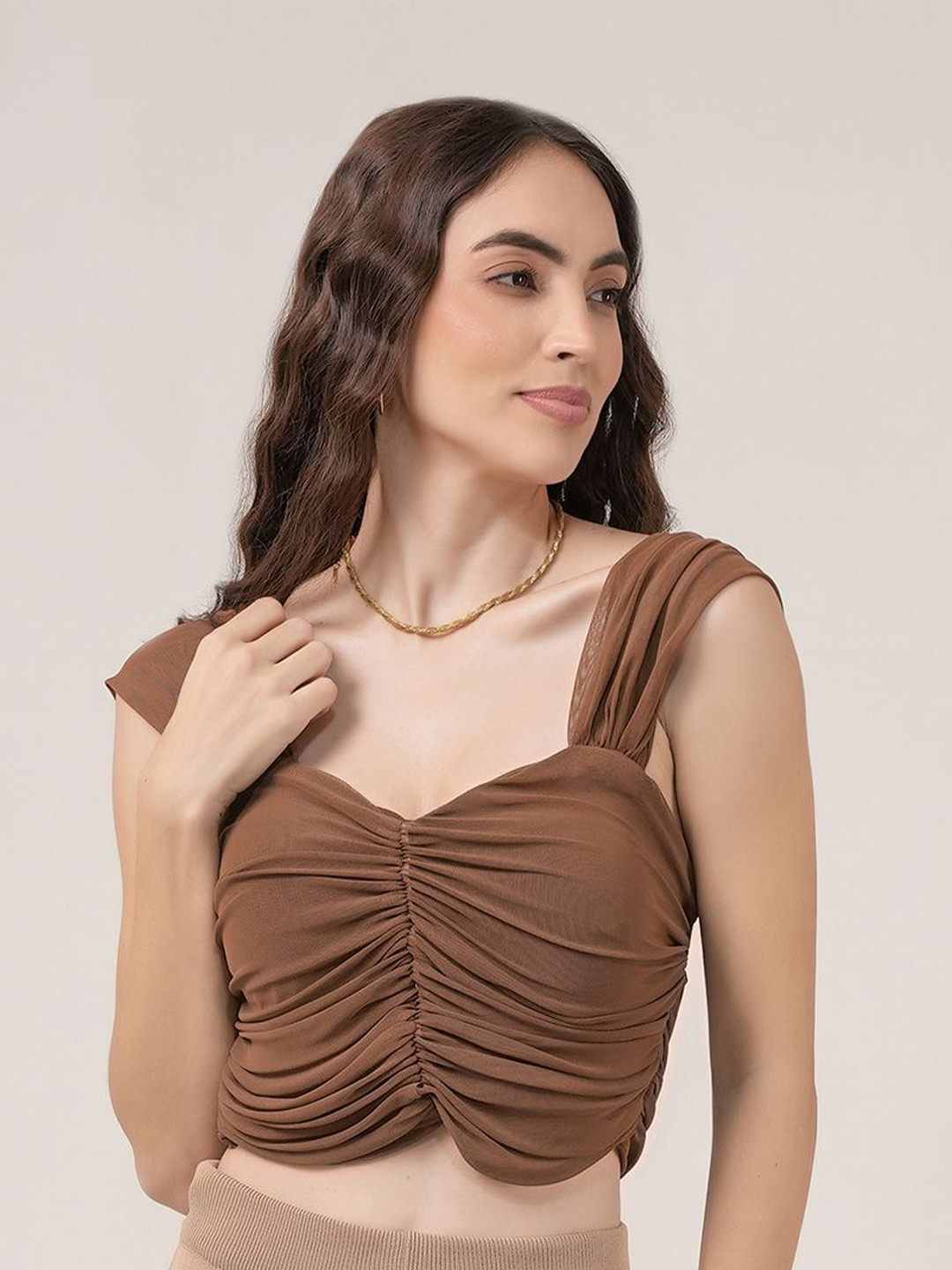 Women Solid Gathered Sweetheart Neck Crop Top