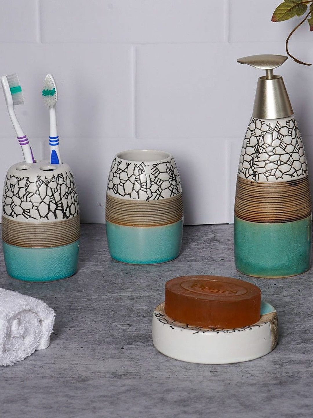 AARVI DECOR STUDIO Set of 4 Pebble creek Soap Case With Toothbrush Holder & Dispenser