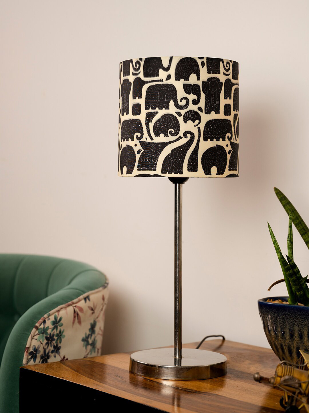 green girgit Black Elephant Shade Printed Metal Table Lamp