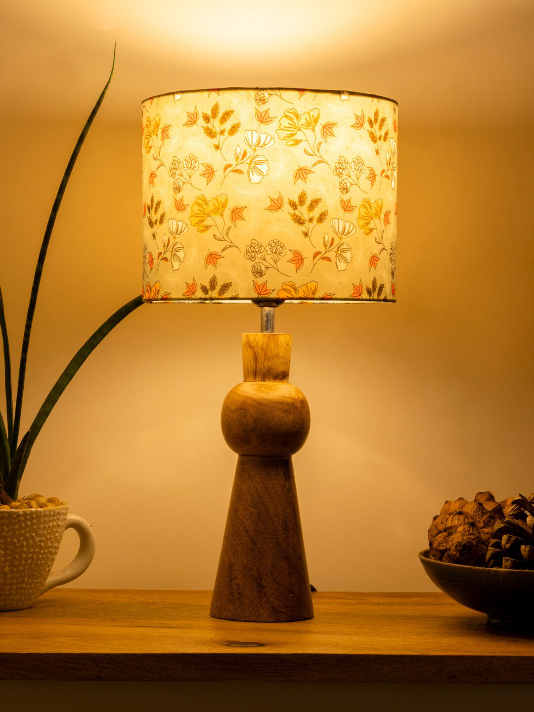 green girgit White & Yellow Printed Wooden Table Lamps