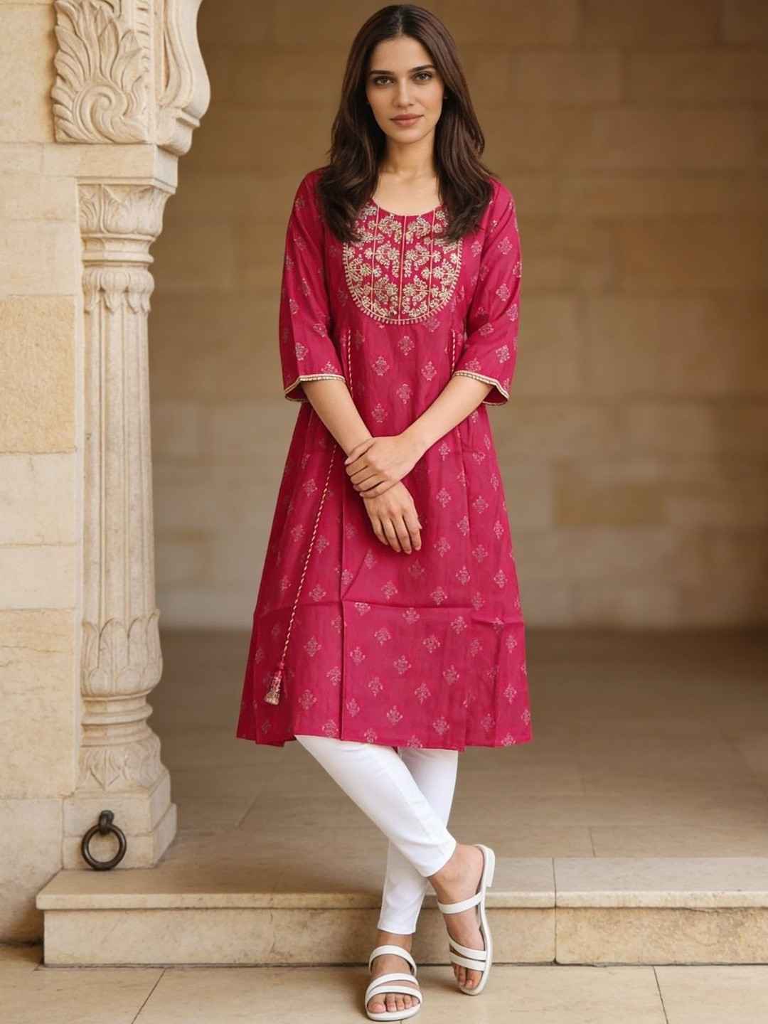 Rangita Women Ethnic Motifs Round Neck Thread Work Anarkali Kurta