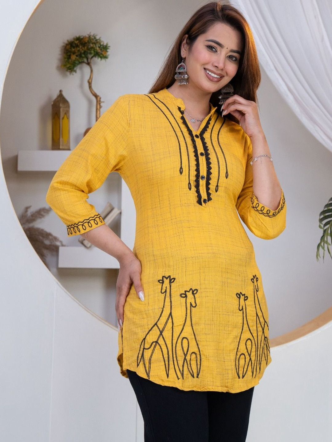 AAYUFAB Women Ethnic Motifs Embroidered Kurta
