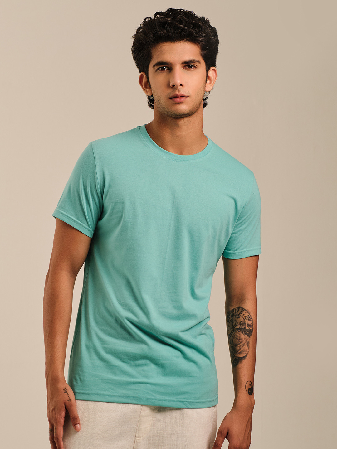 EAZY Men Round Neck Short Sleeves T-shirt