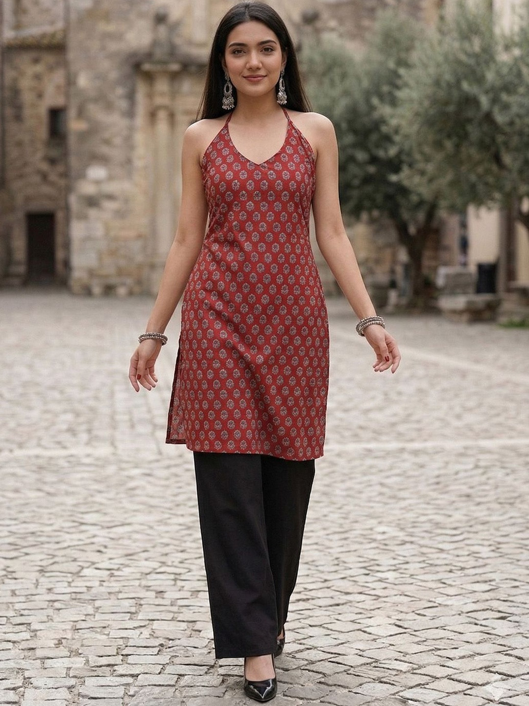 Sangria Floral Printed Sleeveless Straight Kurti
