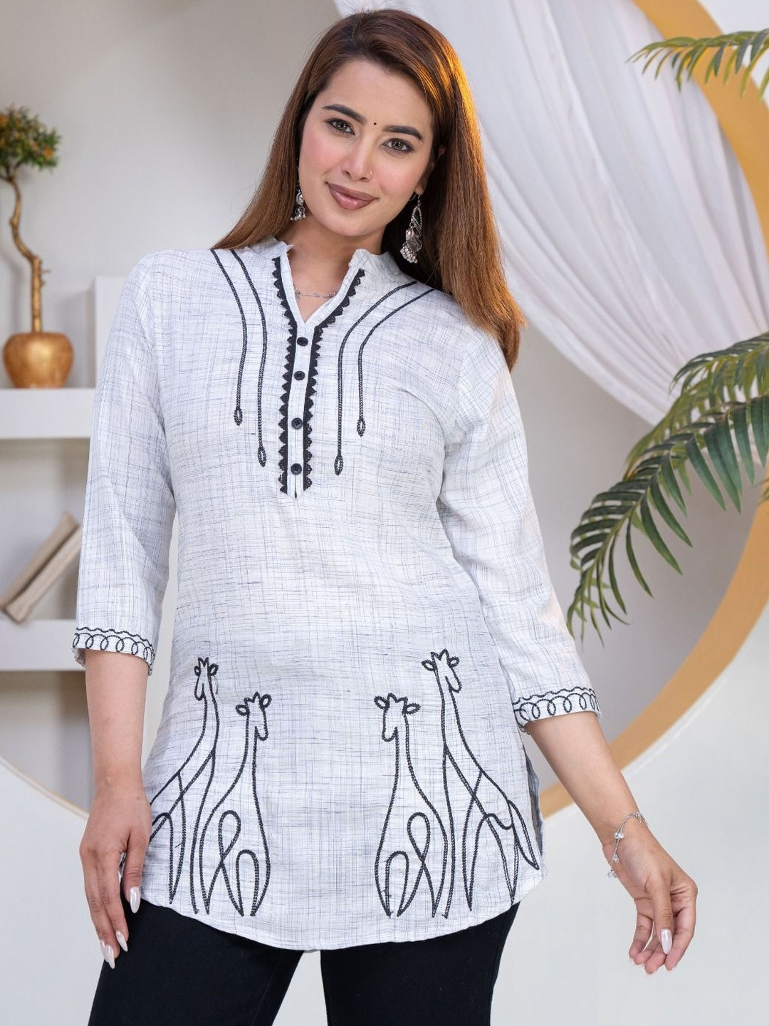 AAYUFAB Women Ethnic Motifs Embroidered Kurta