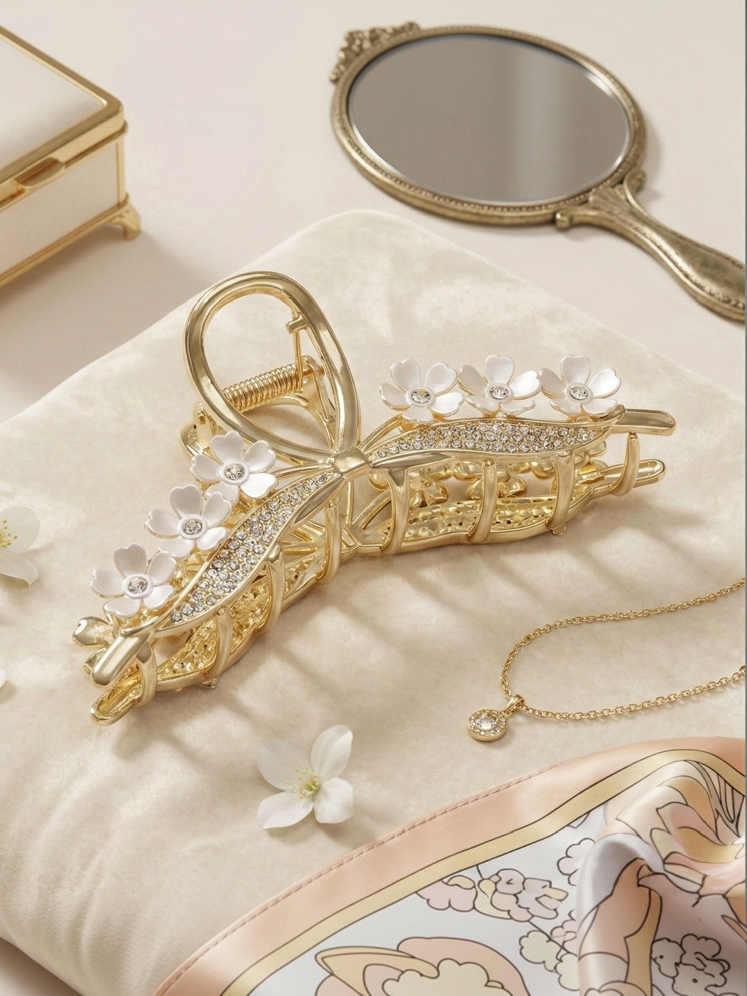BELLO TOKO Women Hair Accessory