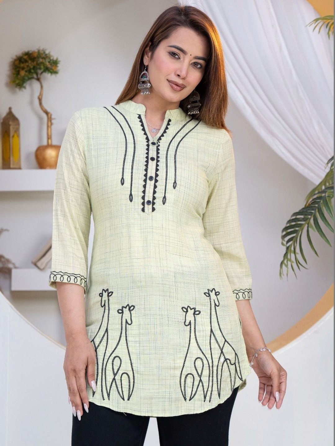 KALINI Women Ethnic Motifs Embroidered Kurta