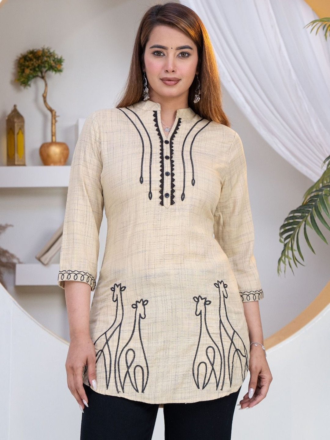 AAYUFAB Women Ethnic Motifs Embroidered Kurta