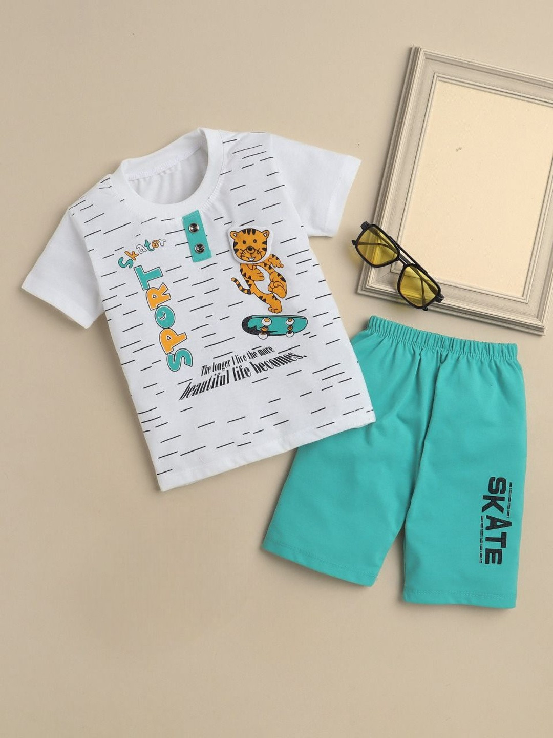 FOURFOLDS Boys Printed T-shirt with Shorts
