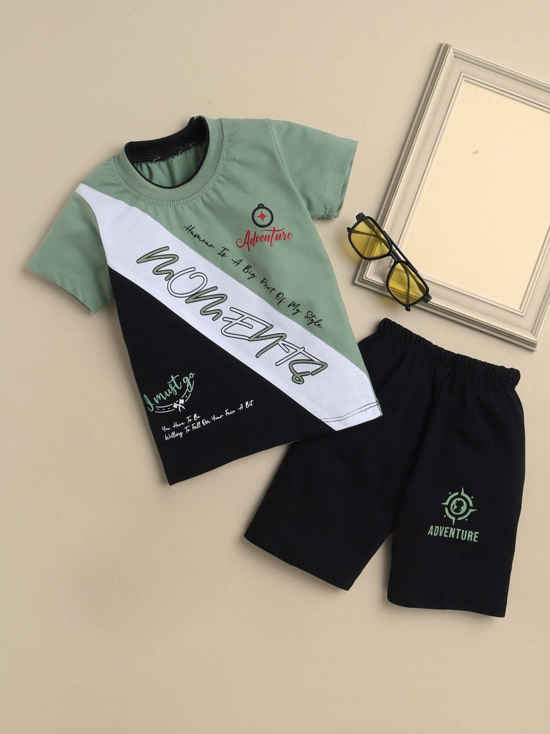 FOURFOLDS Boys Printed T-shirt with Shorts