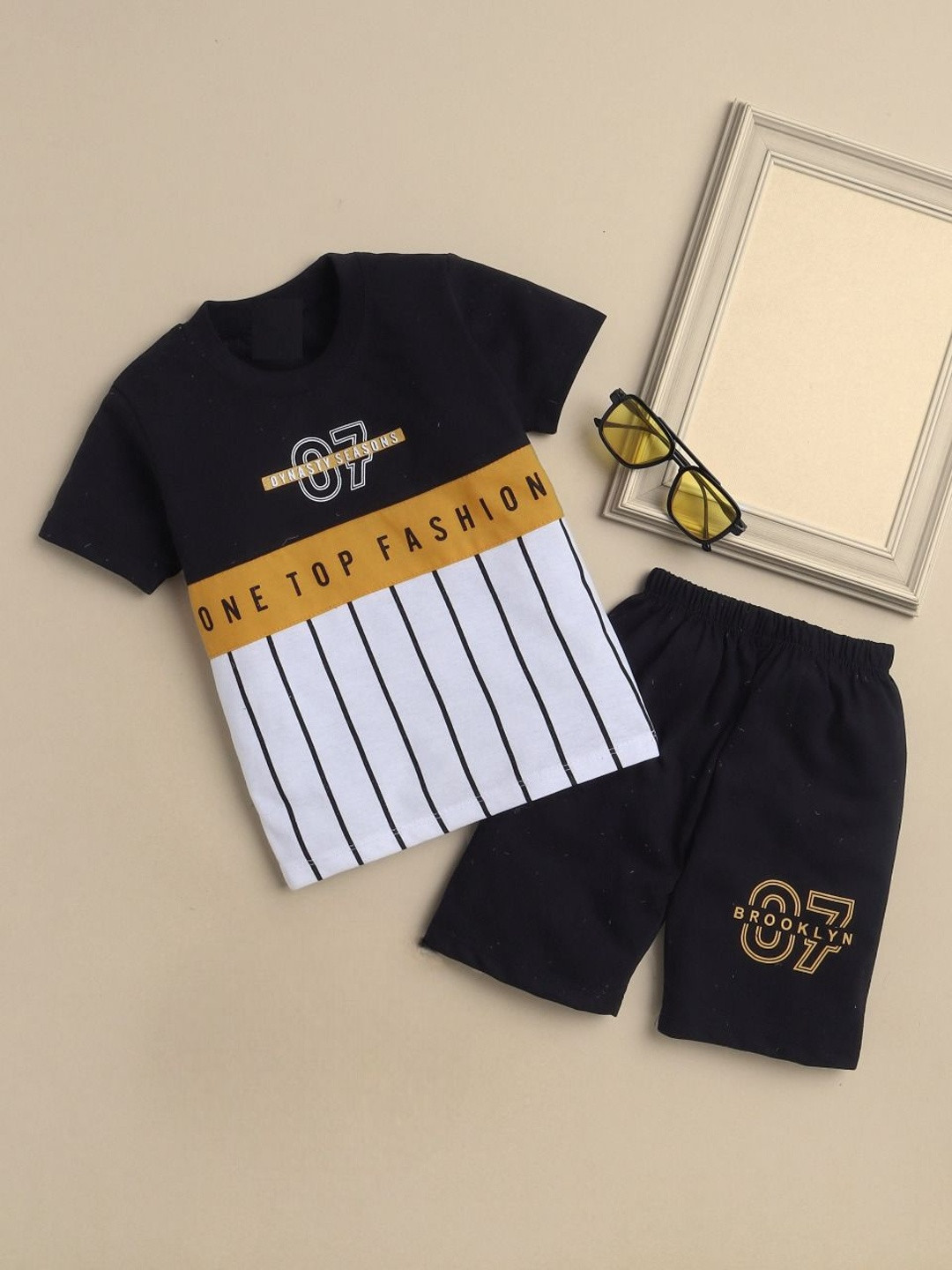 FOURFOLDS Boys Printed T-shirt with Shorts