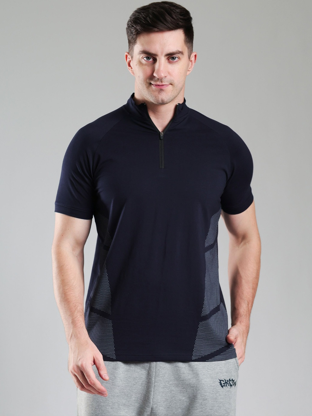 GROW Men Colourblocked High Neck T-shirt