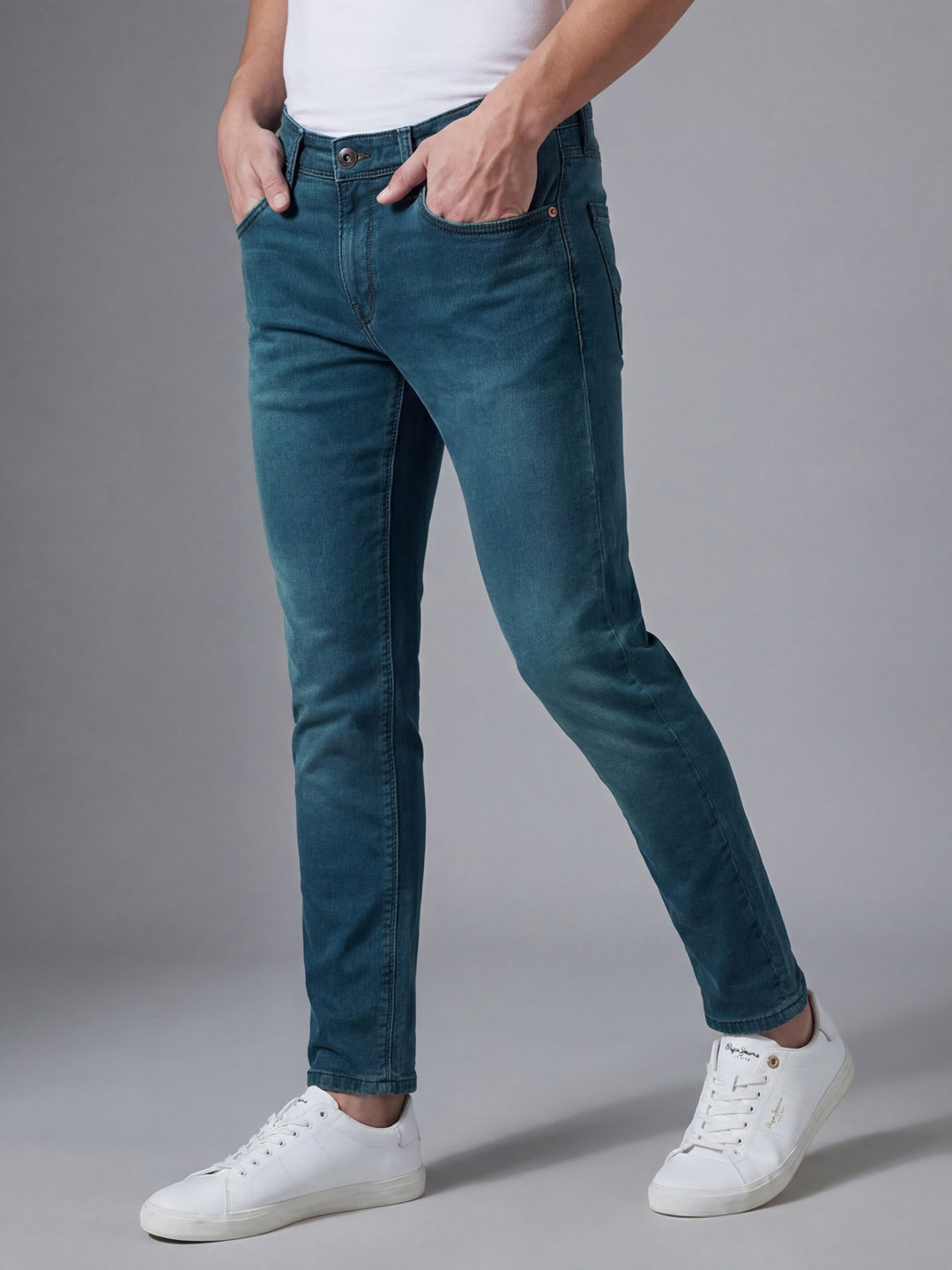 Pepe Jeans Men Oliver Skinny Fit Mid-Rise Low Distress Stretchable Jeans