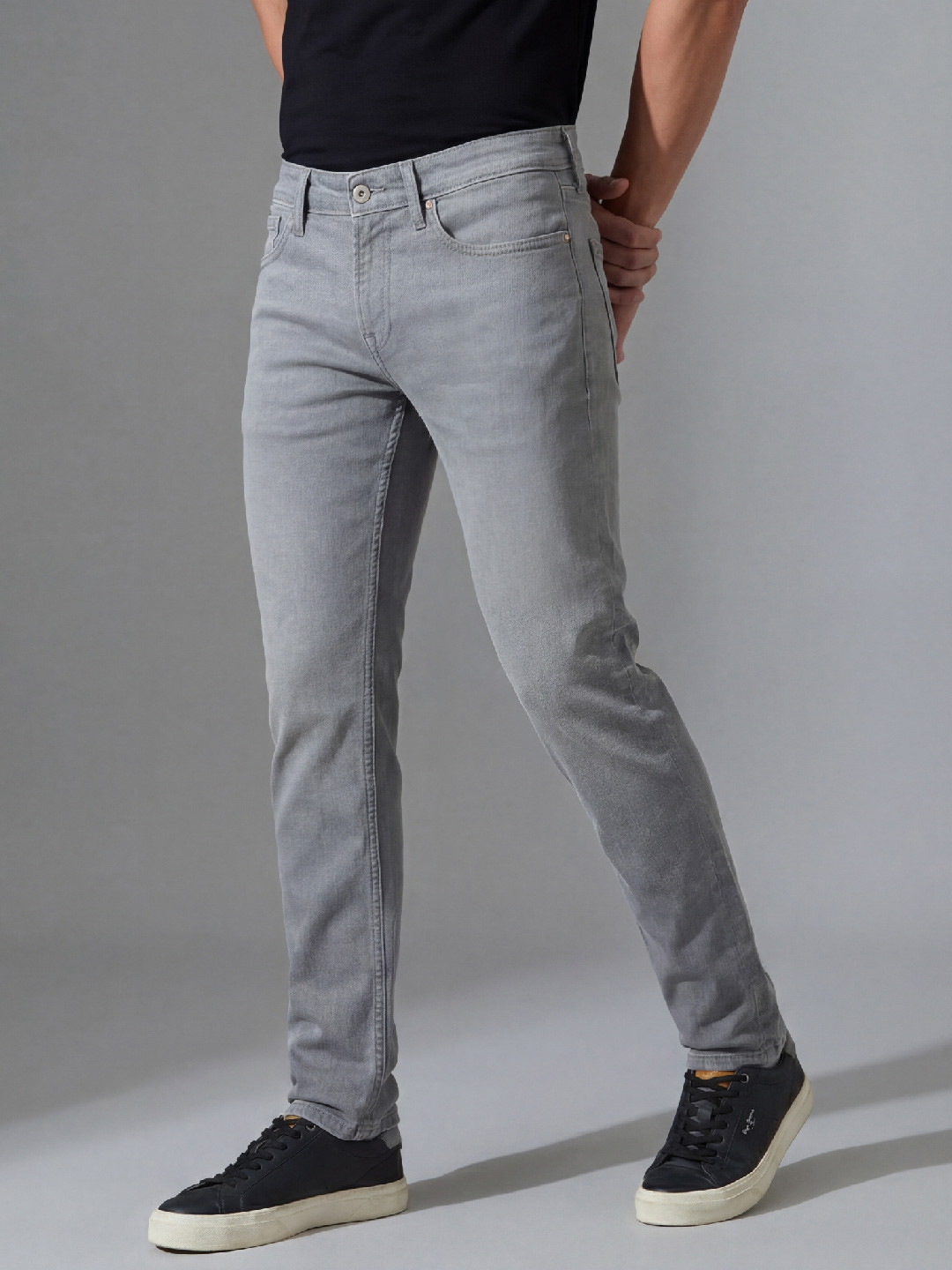 Pepe Jeans Men Oliver Skinny Fit Mid-Rise Light Fade Stretchable Jeans