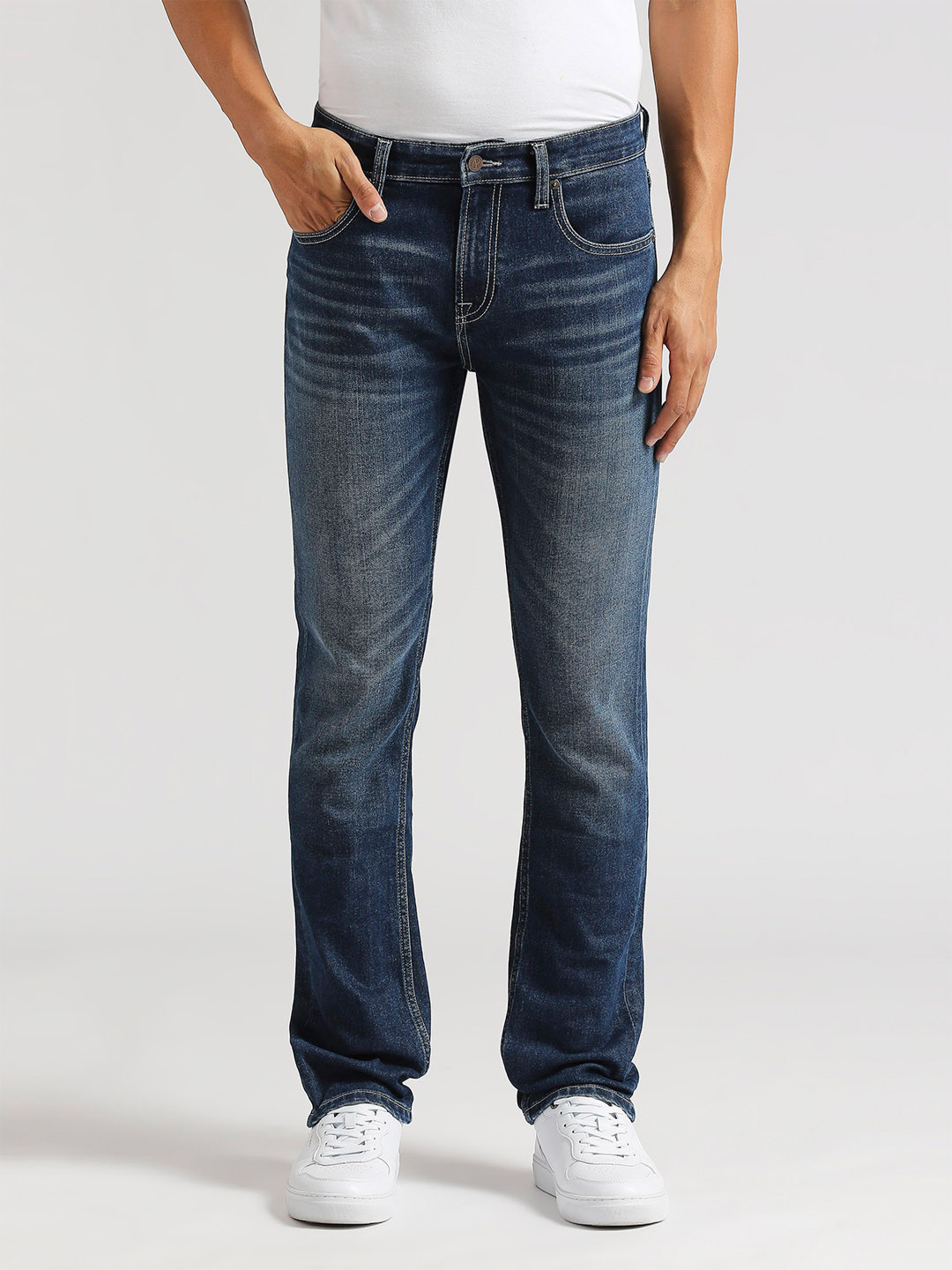 Pepe Jeans Men Vendie Straight Fit Clean Look Light Fade Stretchable Jeans