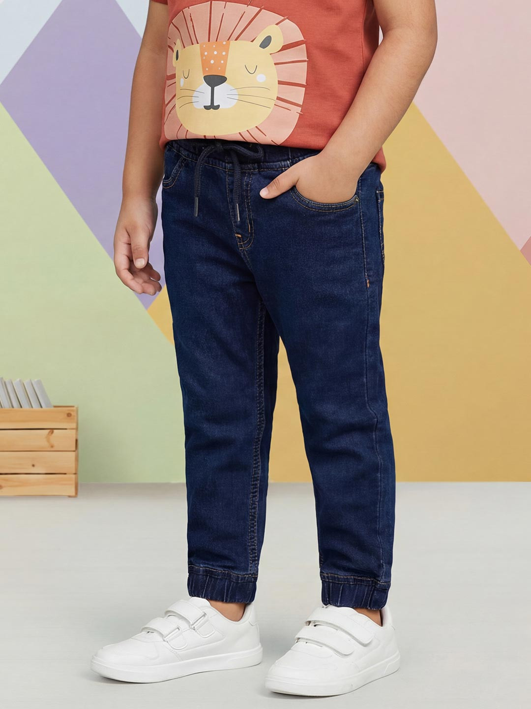 Peach Boys Jogger Mid-Rise Light Fade Jeans