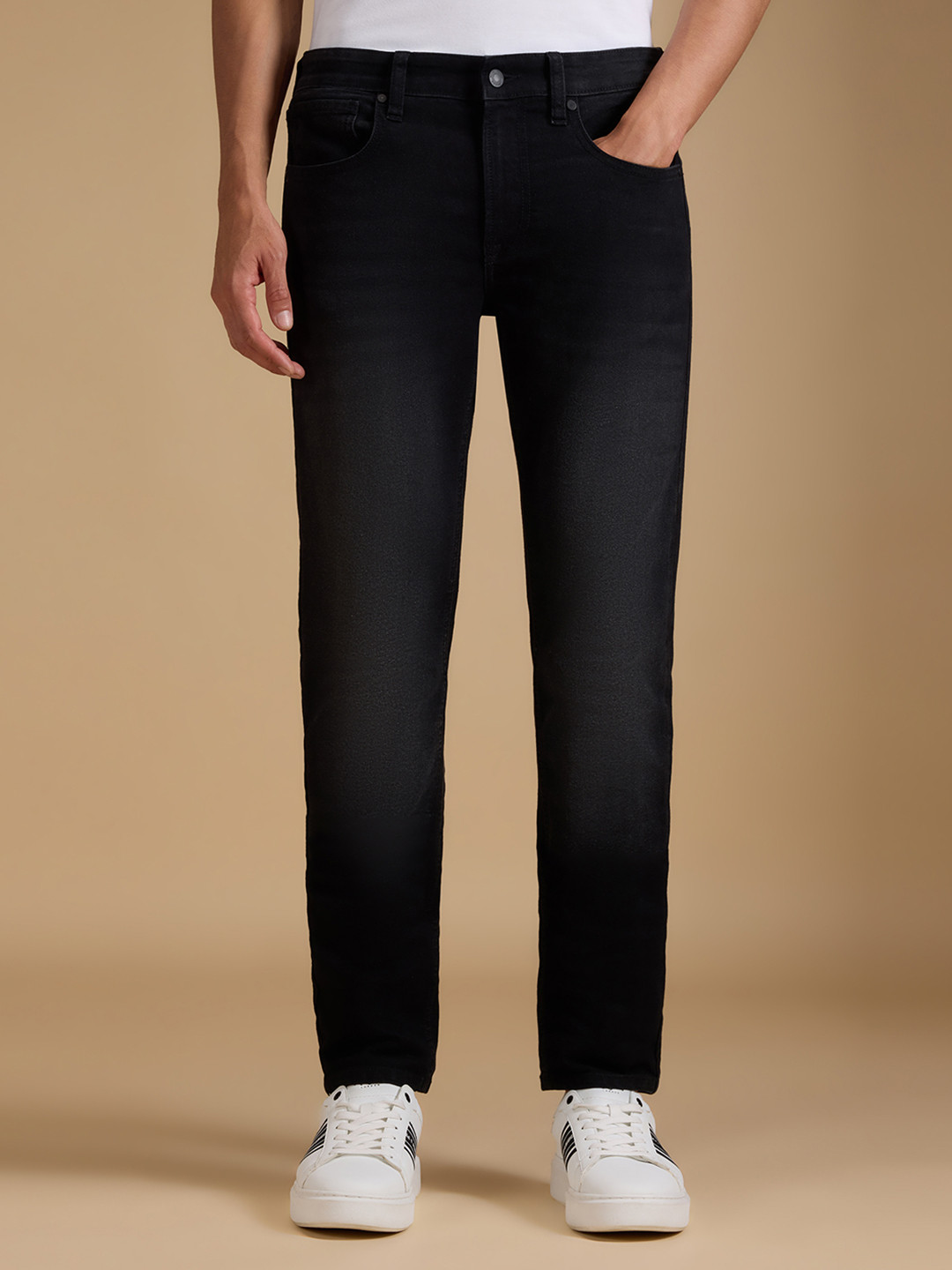 Pepe Jeans Men Comfort Slim Fit Mid-Rise Light Fade Stretchable Jeans