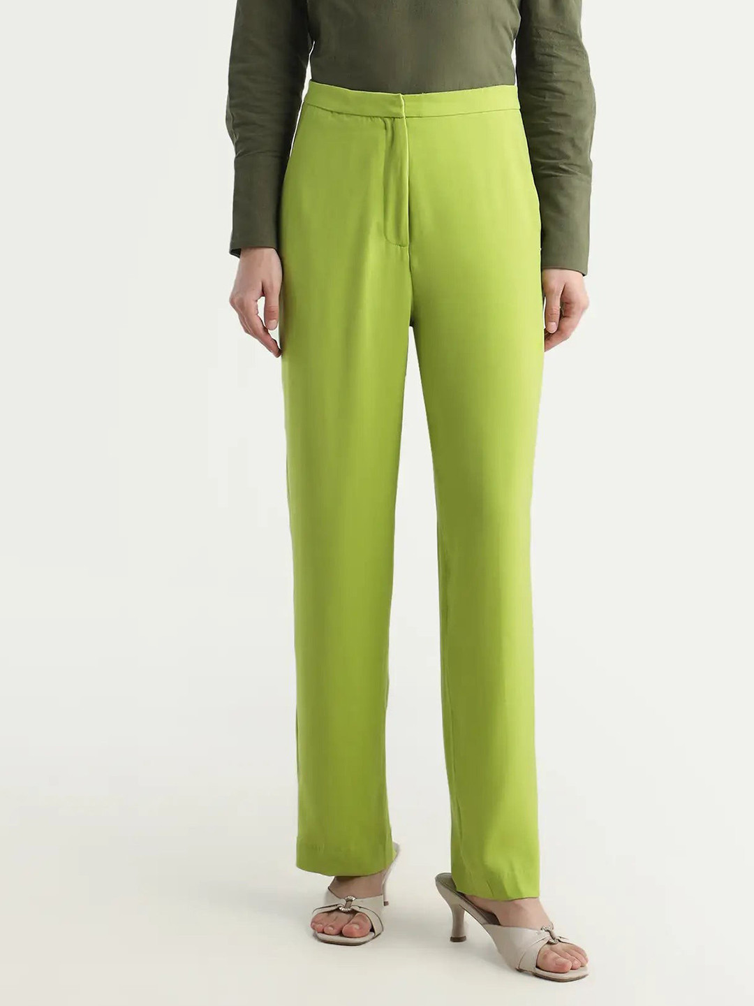 RAREISM Women Green Straight Fit Plain Trouser