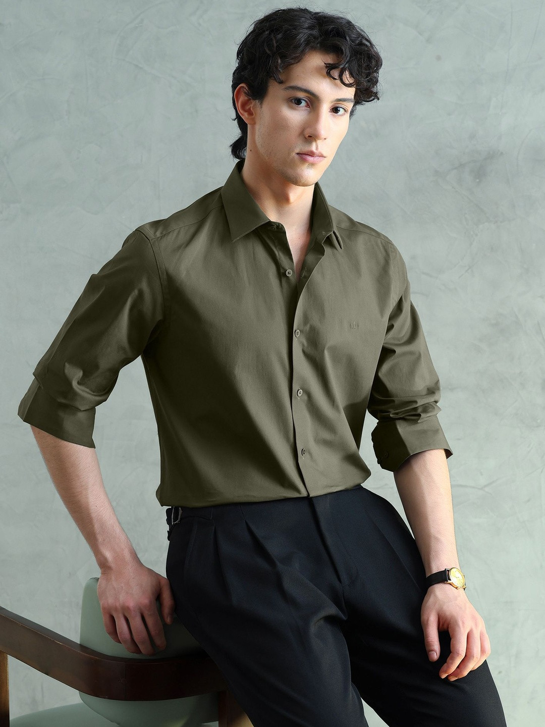 Cotton Spandex Solid Slim Fit Shirt