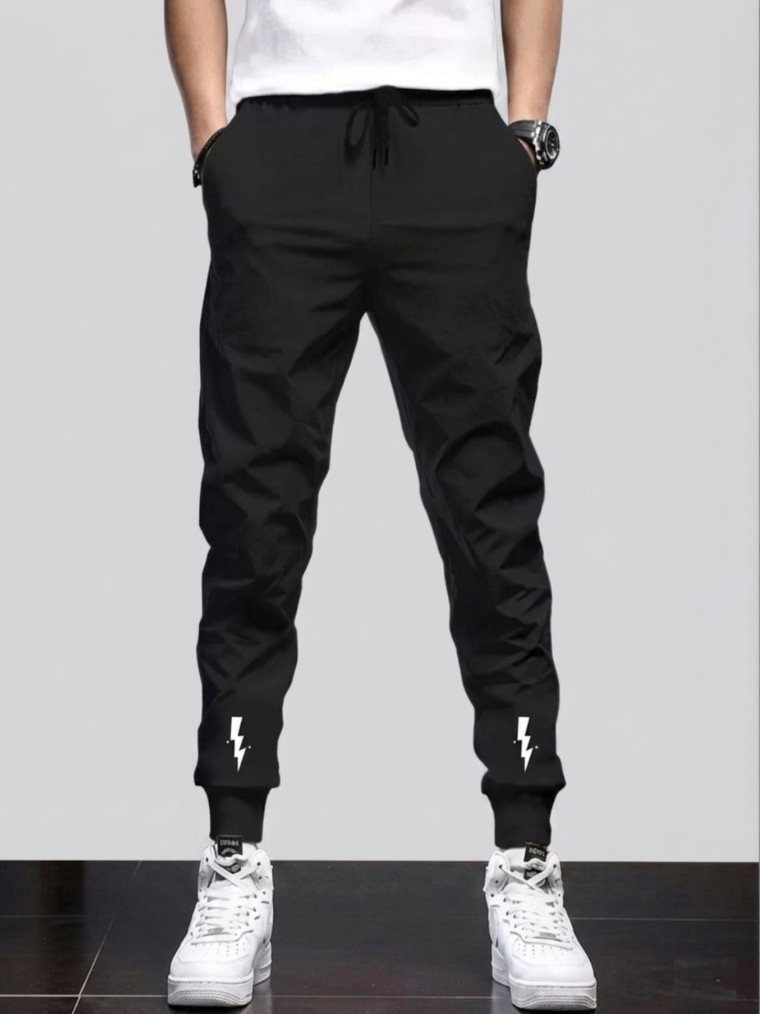 Metronaut Men Regular Fit Graphic Print Training Joggers
