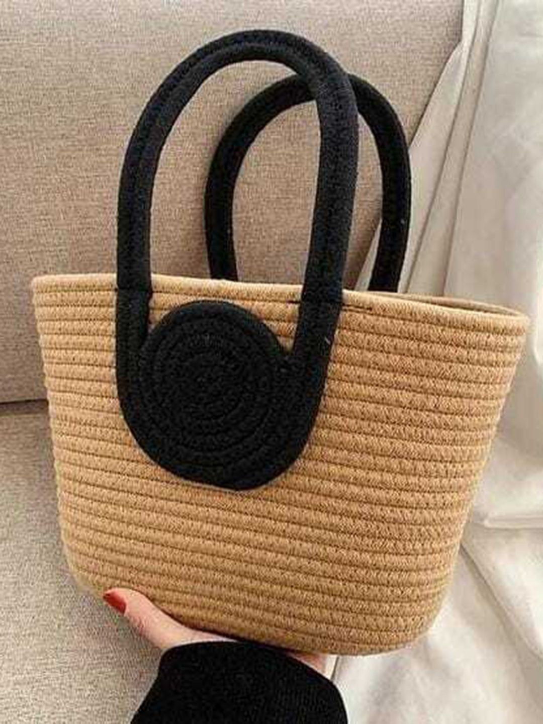 DYARCHY Textured Handheld Bag