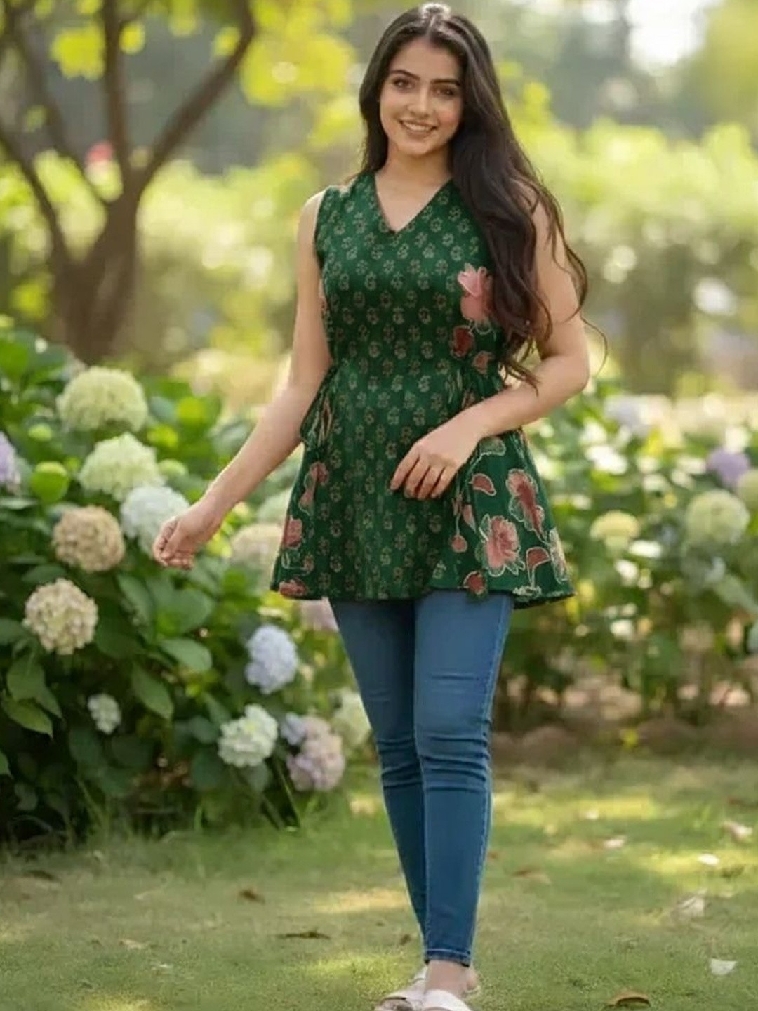 SATITHA Floral Printed V-Neck Pure Cotton Empire Kurti