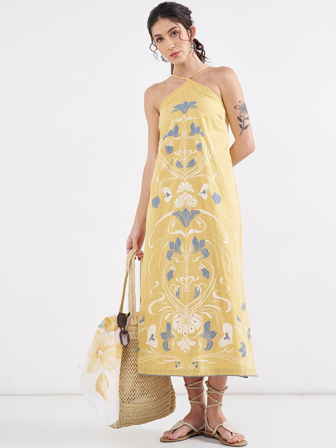 AKKRITI BY PANTALOONS Floral Print Halter Neck Midi Dress
