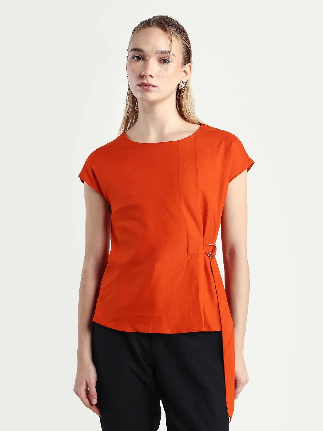 RAREISM Women Cinched Waist Round Neck Casual Top