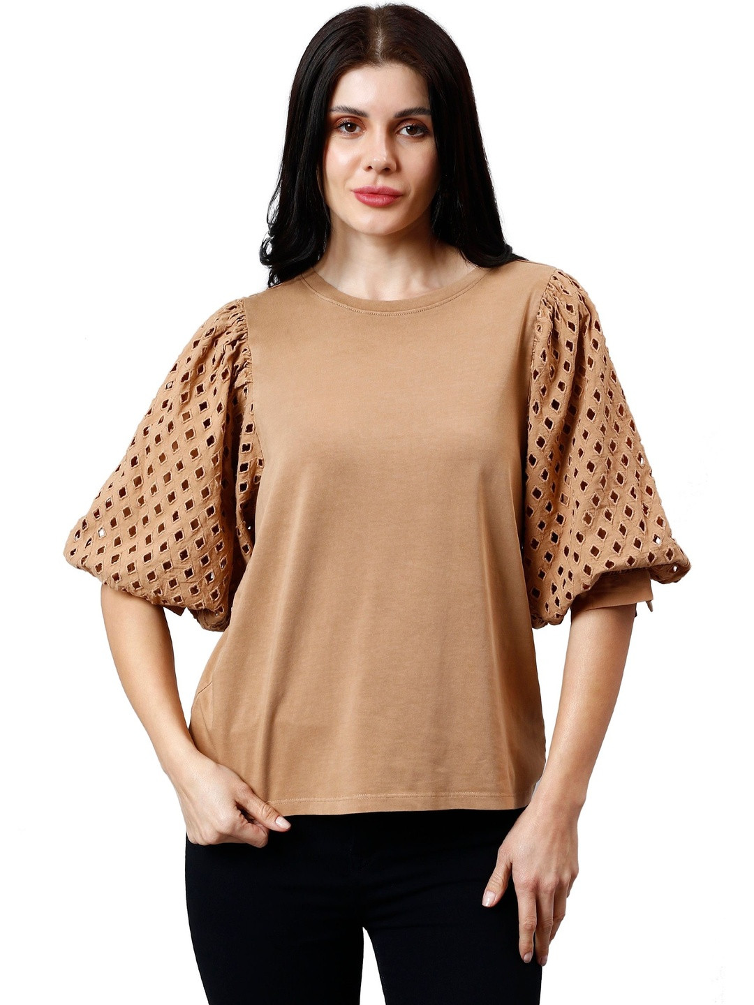 NUEVOSDAMAS Brown Solid Round Neck Three-Quarter Sleeves Top