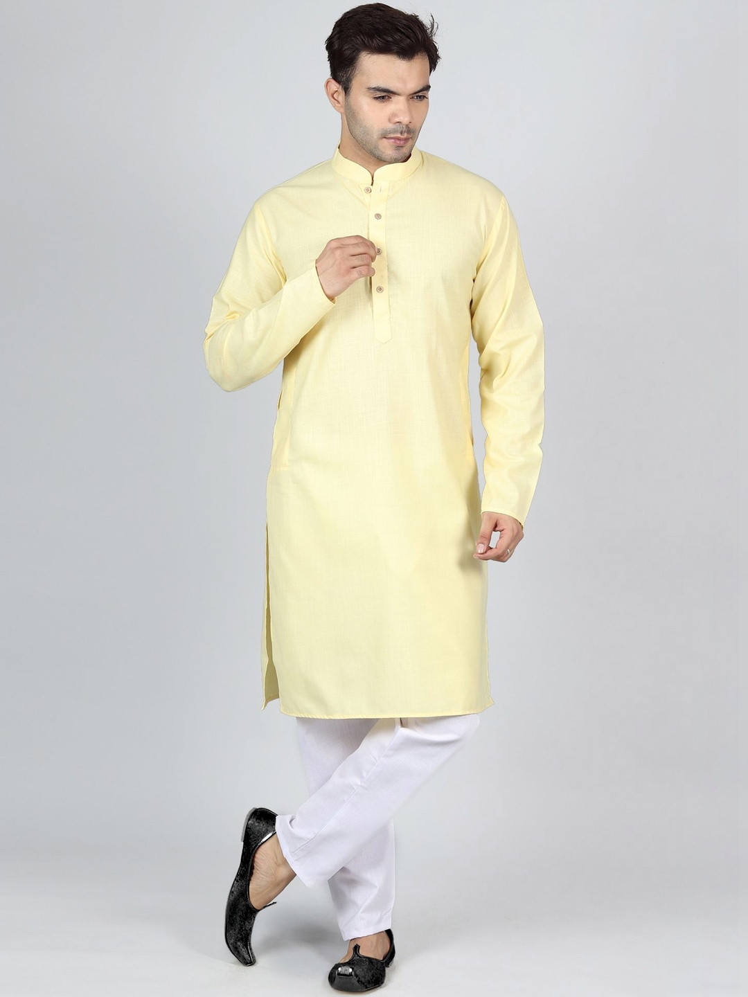 Ethluxis Men Soild Mandarin Collar Regular Kurta with Trousers