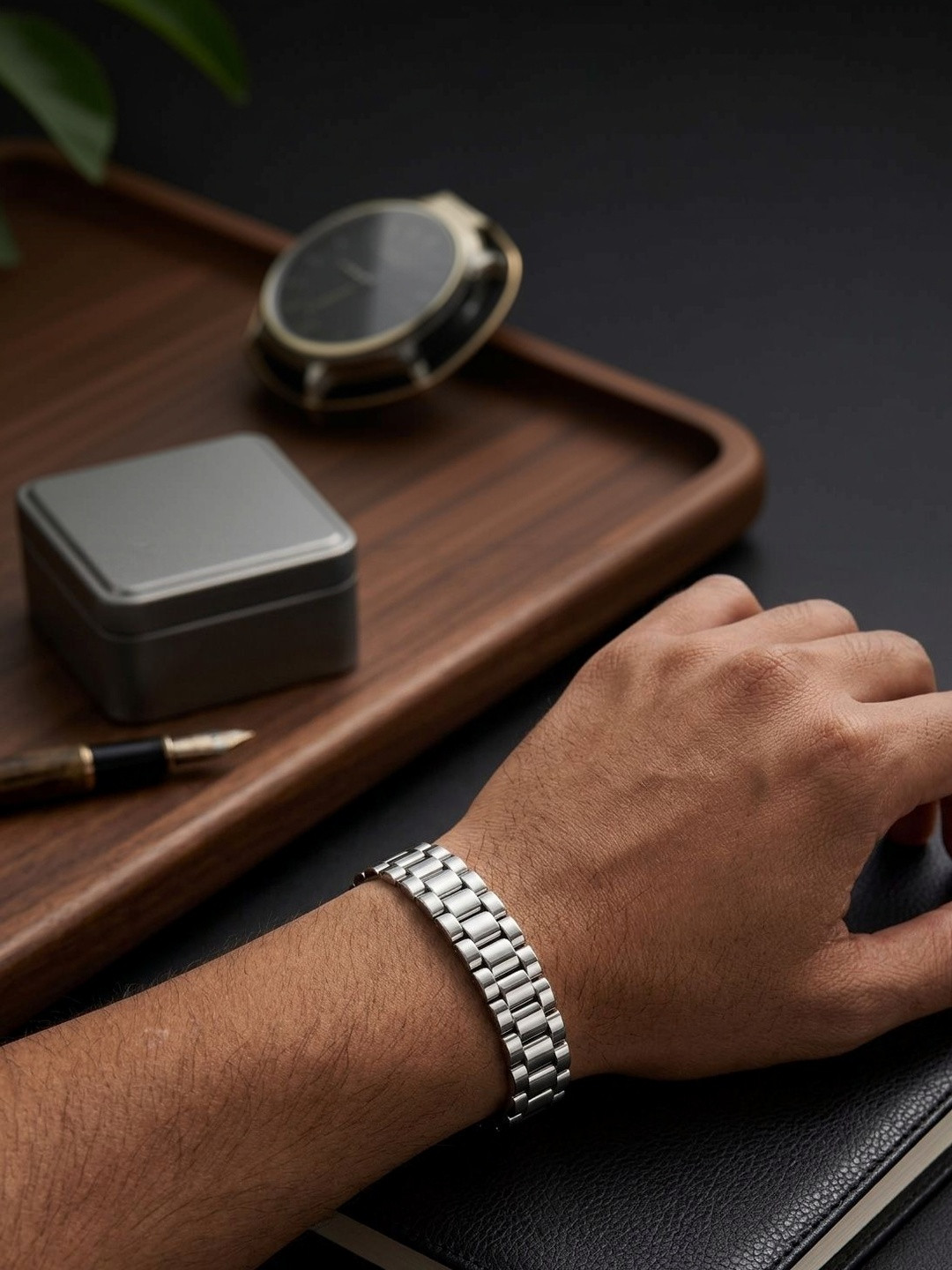 Nitant Men Link Bracelet