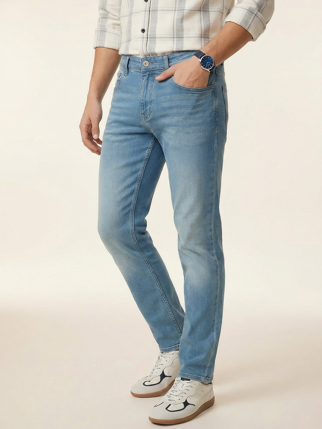 Nautica Men Straight Fit Mid-Rise Heavy Fade Stretchable Jeans