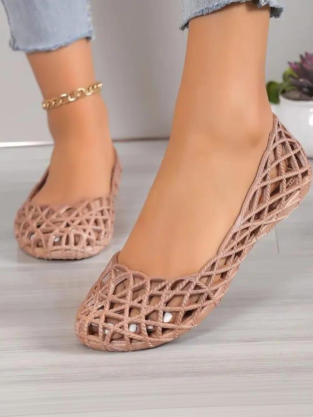 Shozie Round Toe Slip-On Ballerinas