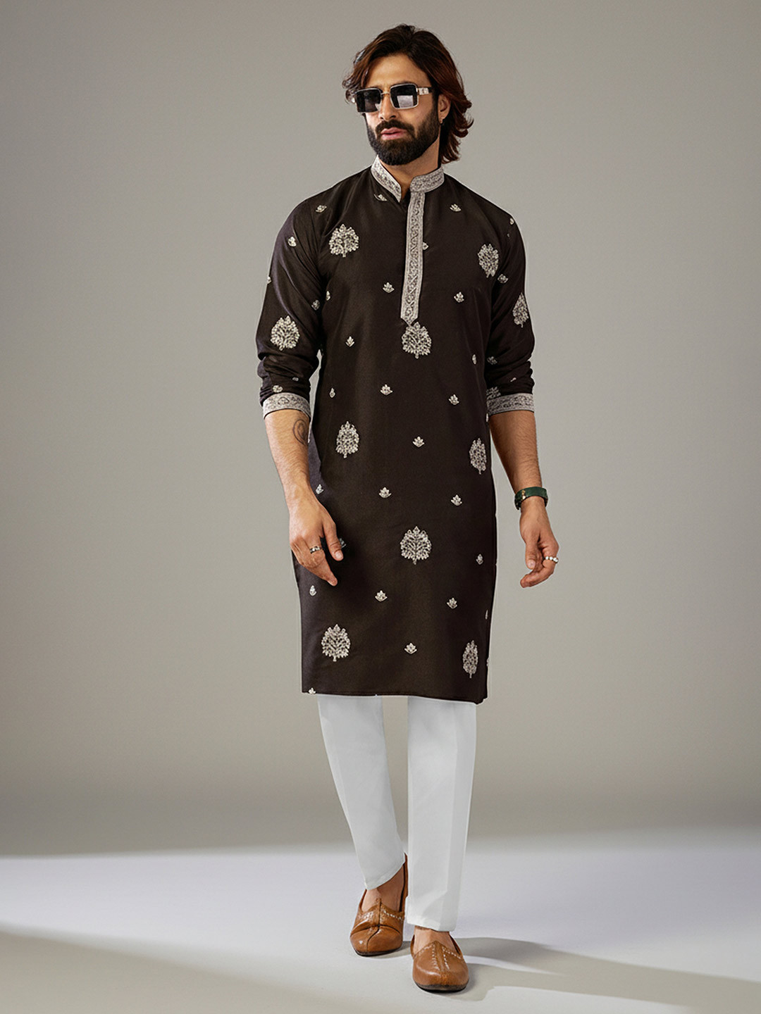 INDIROOP Men Ethnic Motifs Embroidered Regular Thread Work Kurta with Trousers