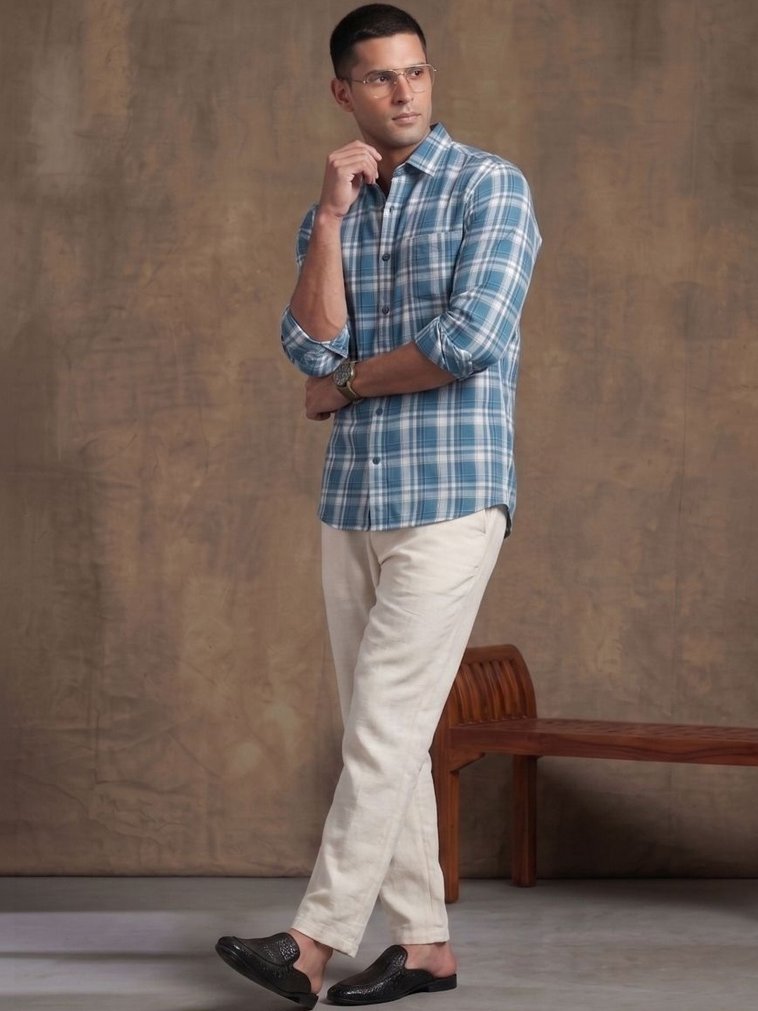 Navibhu Men Relaxed Checked Casual Shirt