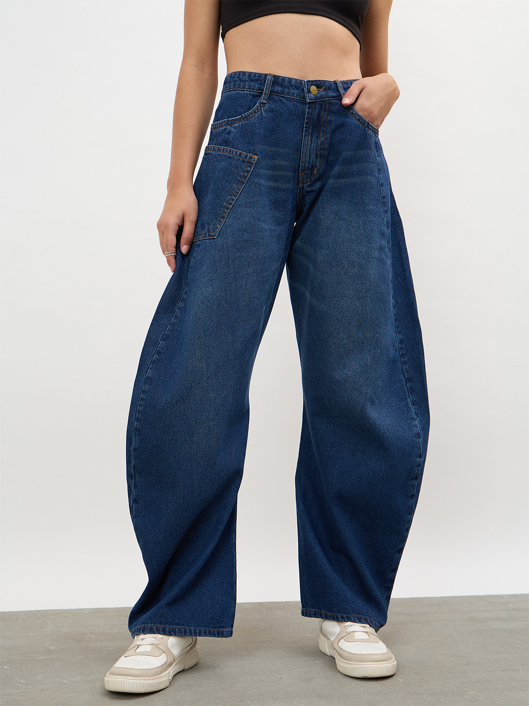 SASSAFRAS Women Relaxed Fit Mid-Rise Jeans