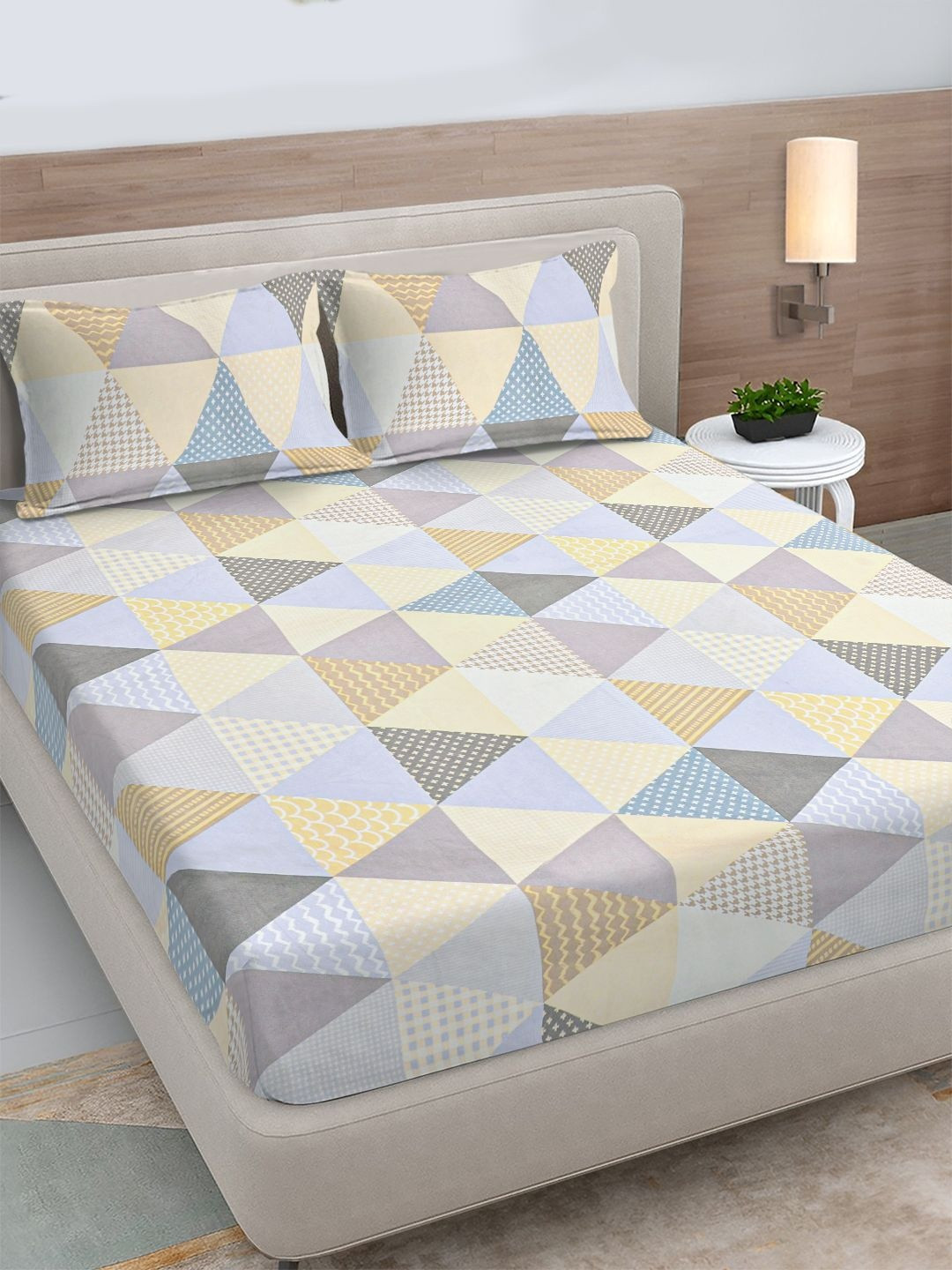 FABINALIV Multicoloured Geometric 300 TC King Bedsheet with 2 Pillow Covers