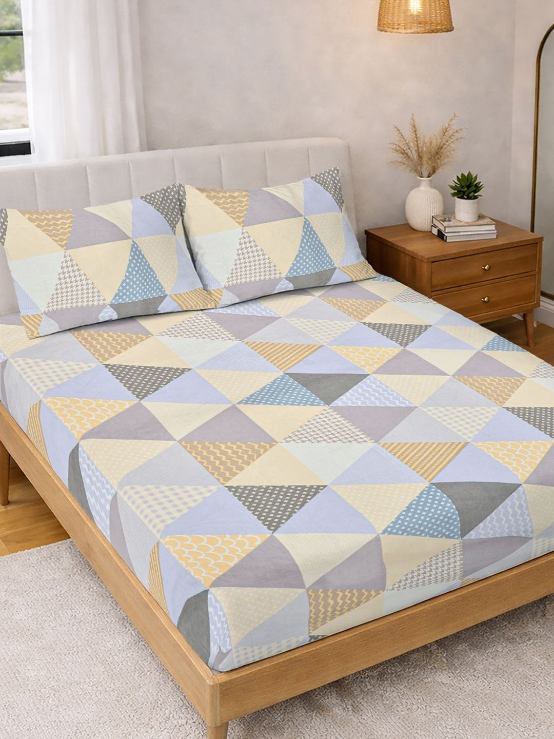 FABINALIV Multicoloured Geometric Polycotton 300 TC Bedsheet with 2 Pillow Covers