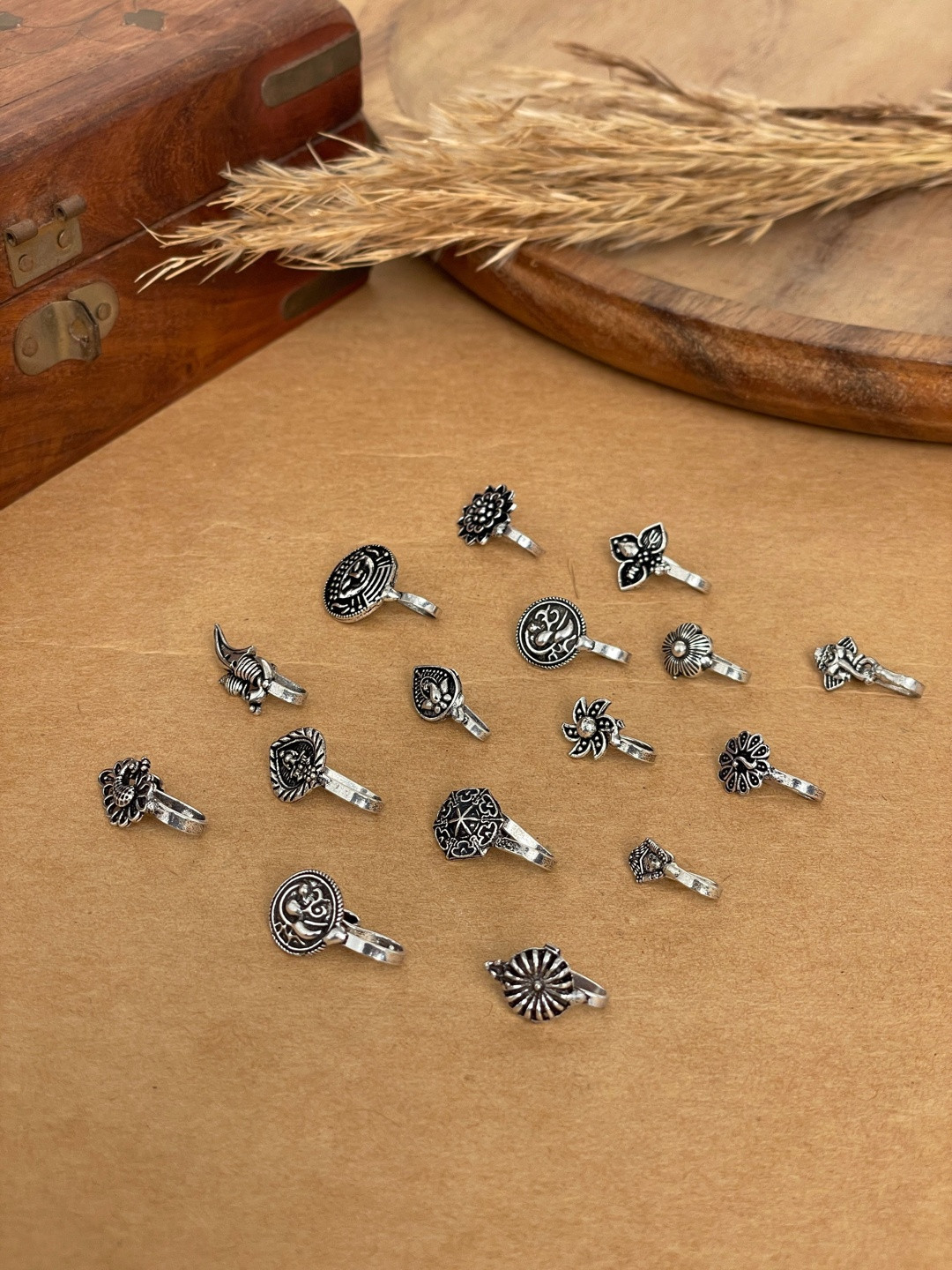 NAMAN ARTS Silver-Plated Stud Nosepin