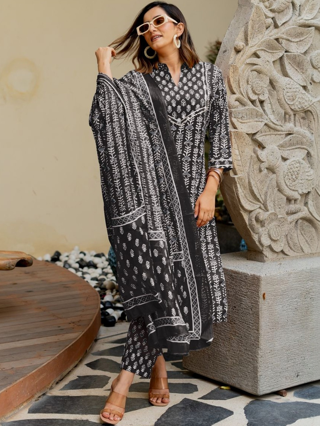 KALINI Women Floral Printed Regular Thread Work Pure Cotton Kurta with Trousers & With Dupatta