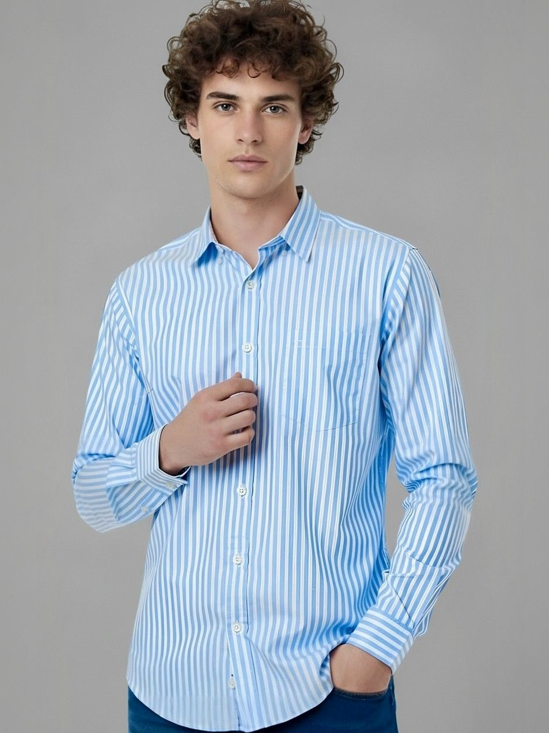 Men's Regular Fit Vertical Striped Casual Shirt
