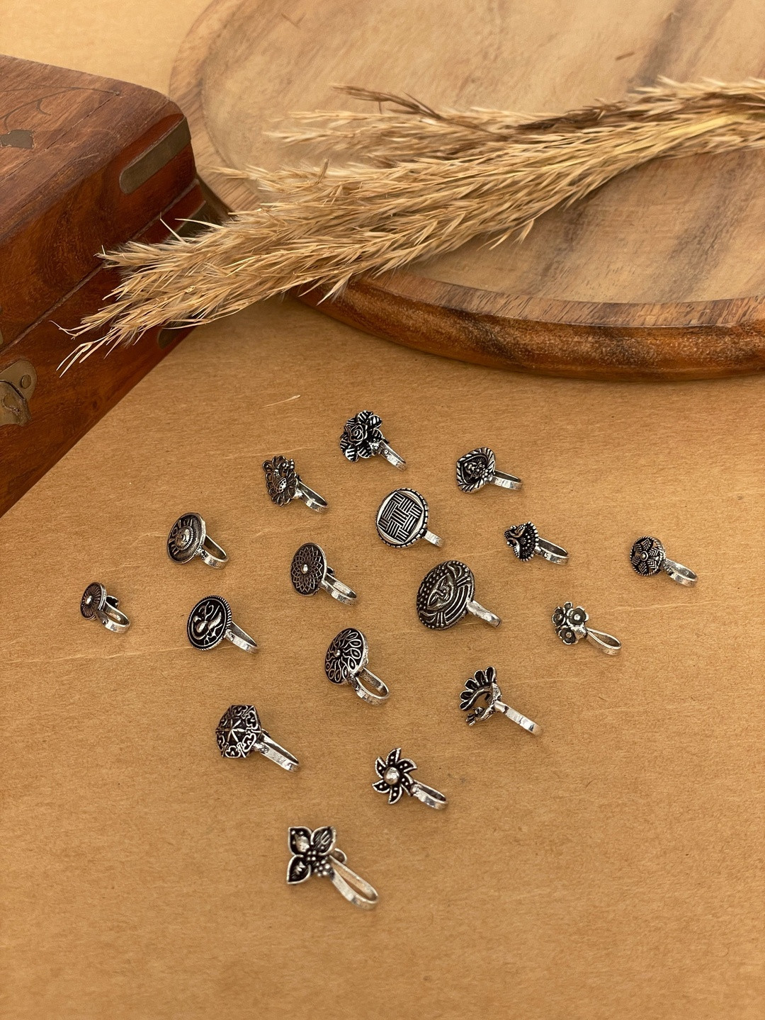 NAMAN ARTS Silver-Plated Stud Nosepin