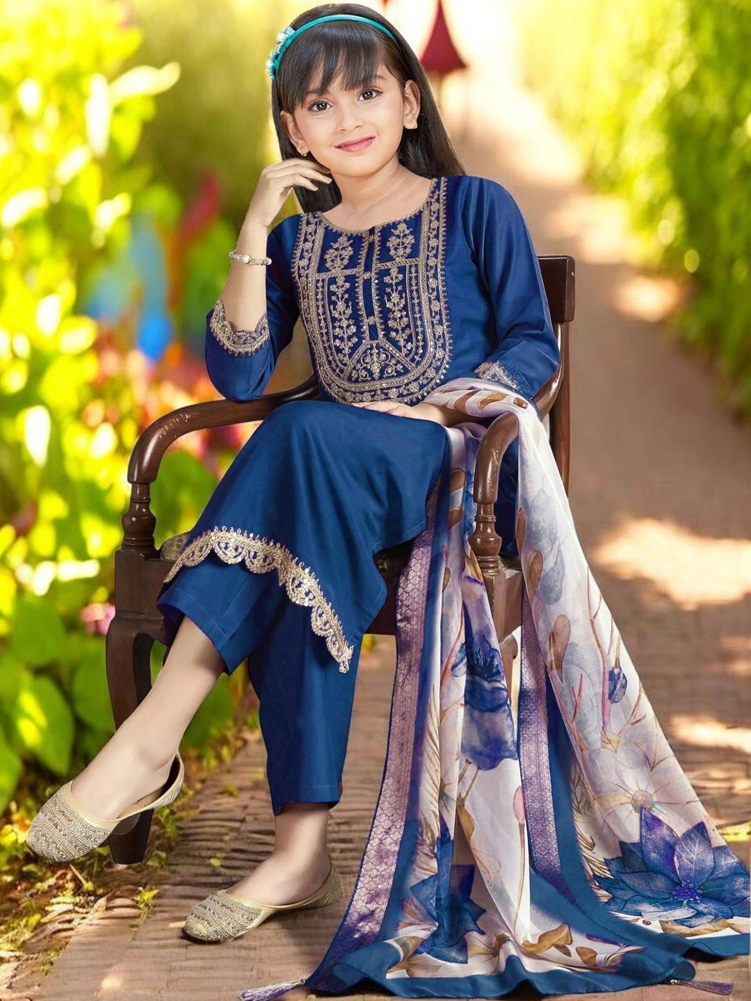 SPANGEL FASHION Girls Ethnic Motifs Embroidered Regular Thread Work Kurta with Trousers & With Dupatta