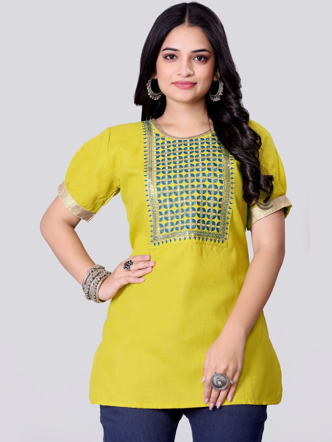 NAVYAAZRI Geometric Embroidered Sequinned Sequinned Kurti