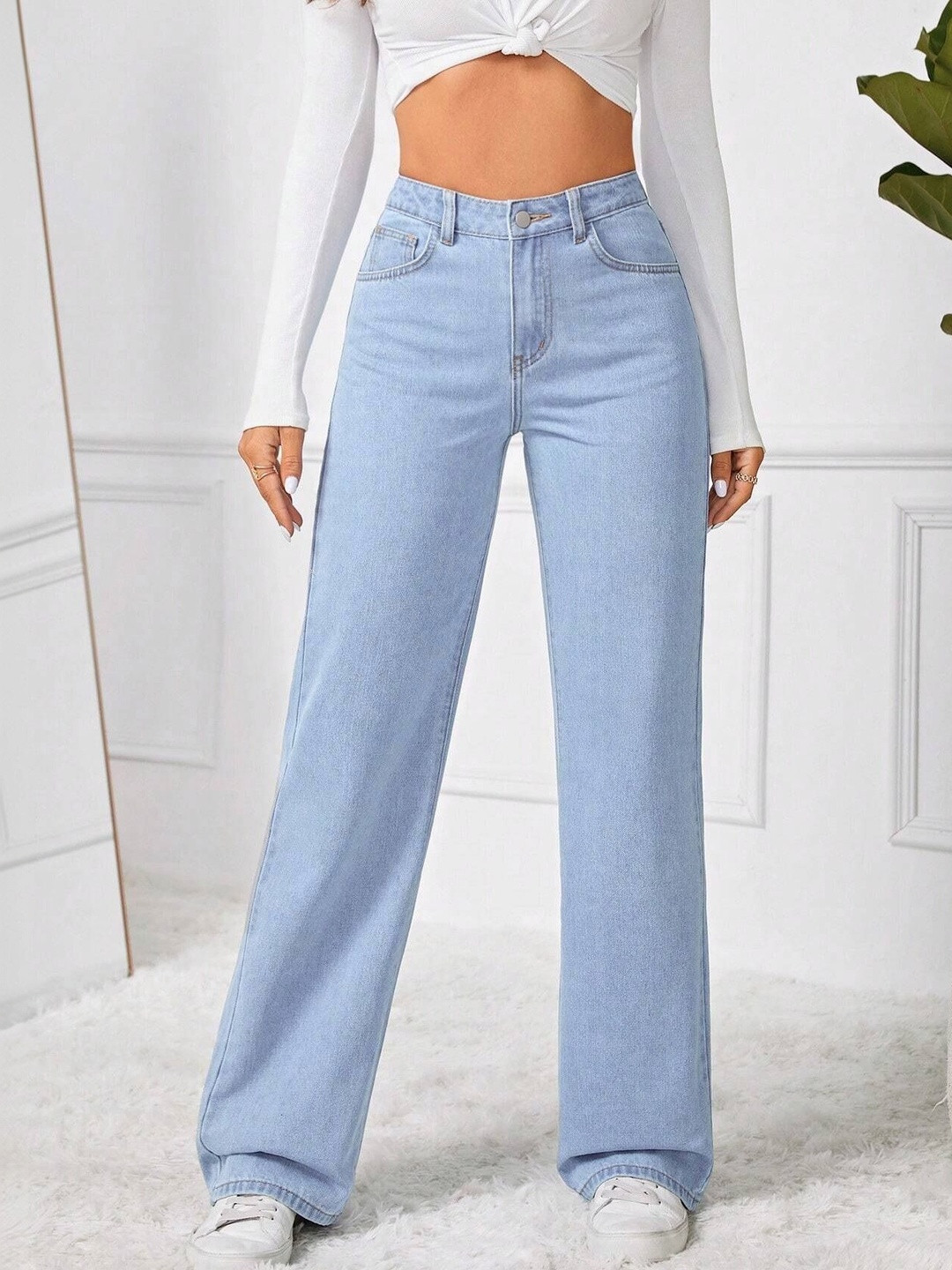 FNOCKS Women Classic Straight Fit High-Rise Jeans