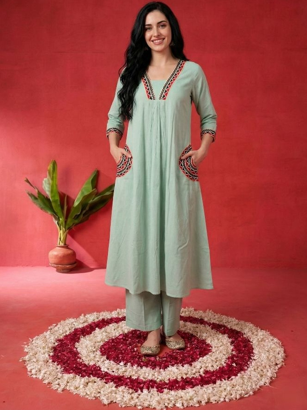 EVANORA Women Ethnic Motifs Pleated Thread Work Kurta with Trousers