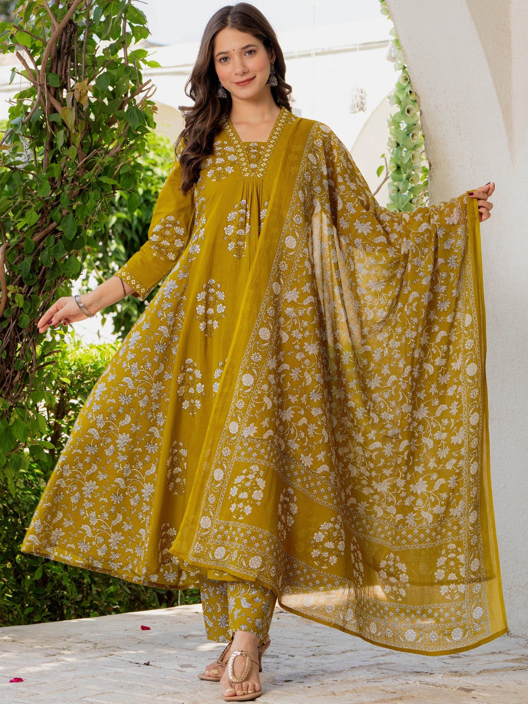 NAVYAAZRI Women Floral Printed Panelled Pure Cotton Kurta with Trousers & With Dupatta